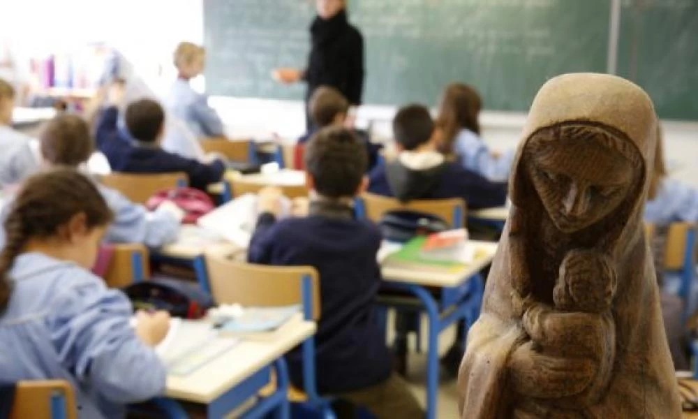 Ιρλανδία: Εξορίζουν τον Χριστιανισμό από τα σχολεία